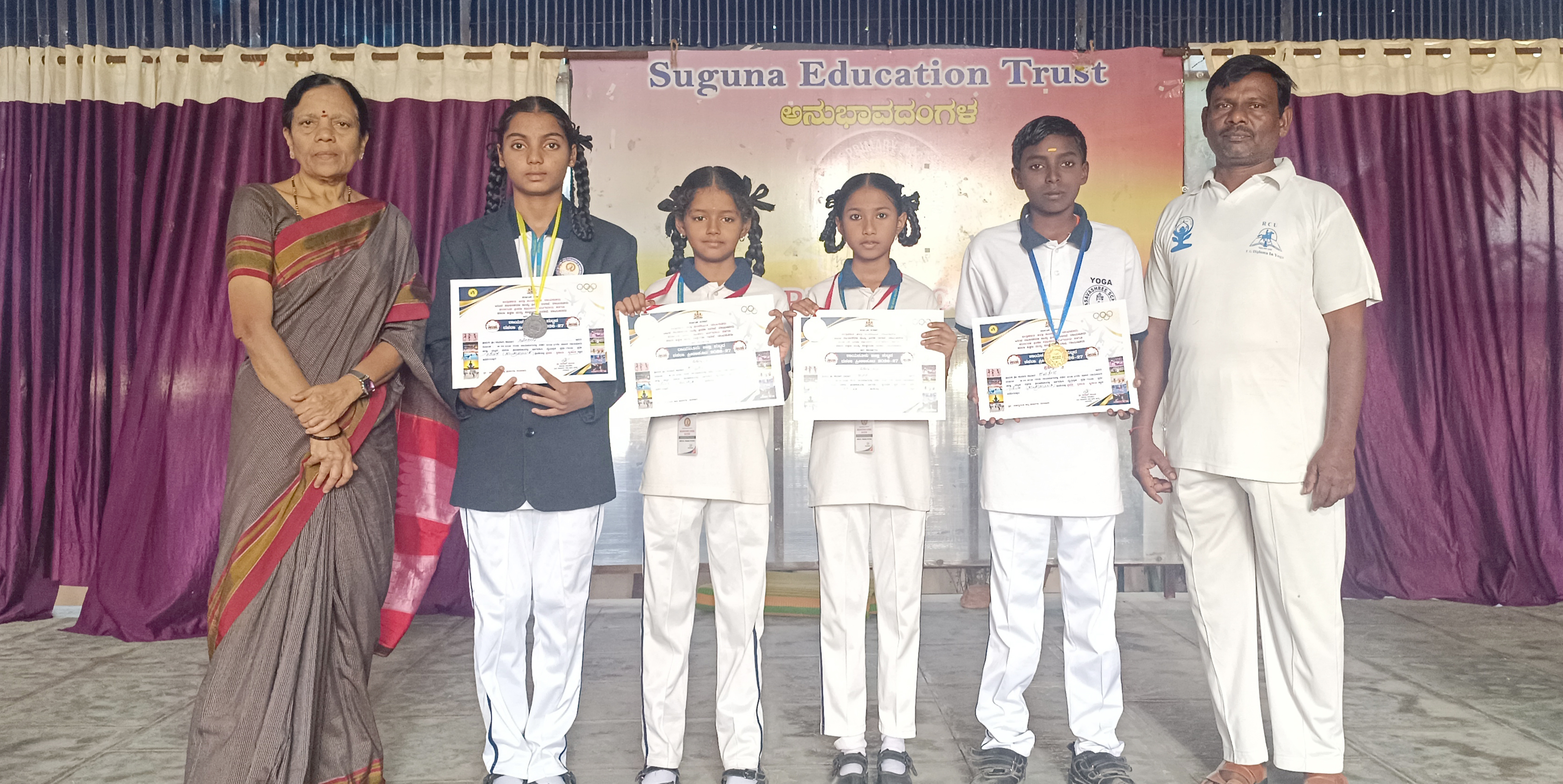 ಜಿಲ್ಲಾ ಮಟ್ಟದ ದಸರಾ ಕ್ರೀಡಾಕೂಟ: ಯೋಗದಲ್ಲಿ ಬಸವಶ್ರೀ ಶಾಲೆ ವಿದ್ಯಾರ್ಥಿಗಳ ಸಾಧನೆ