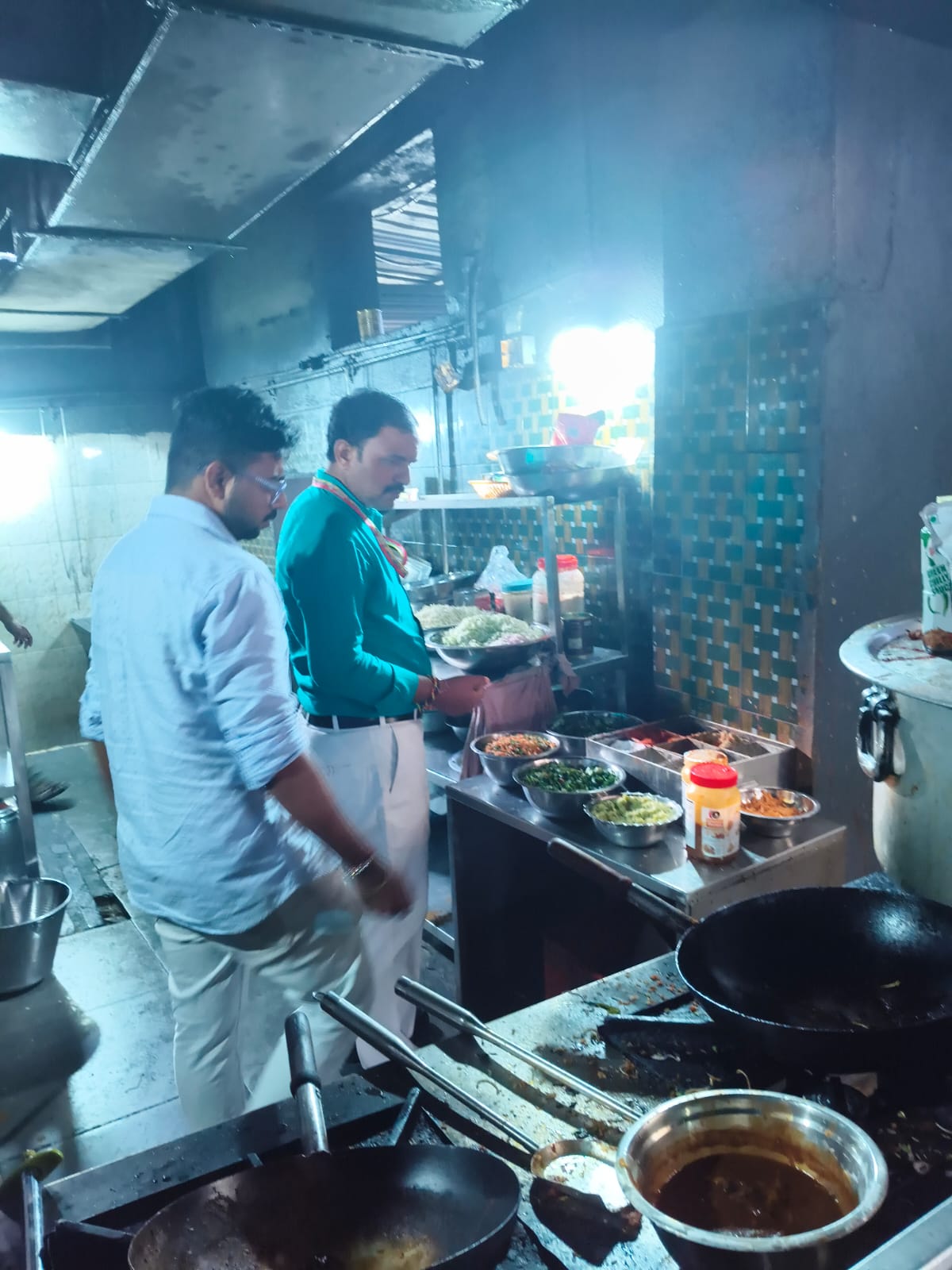 ಹೋಟೆಲ್‌ಗಳ ಮೇಲೆ ದಿಢೀರ್ ದಾಳಿ, ಭಾರಿ ದಂಡ