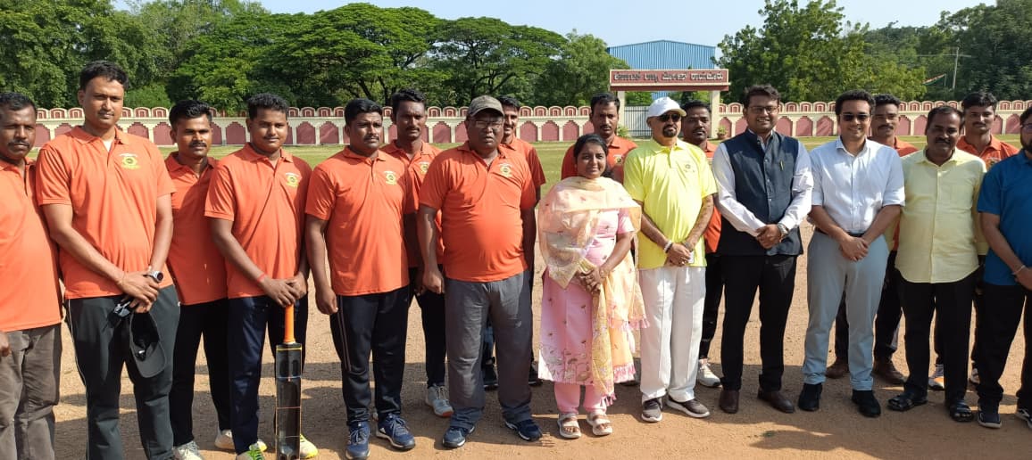 ಬೆಳ್ಳಿ ಮಹೋತ್ಸವ: ಪತ್ರಕರ್ತರು–ಅಧಿಕಾರಿಗಳ ಸೌಹಾರ್ದ ಕ್ರಿಕೆಟ್‌ಗೆ ಚಾಲನೆ