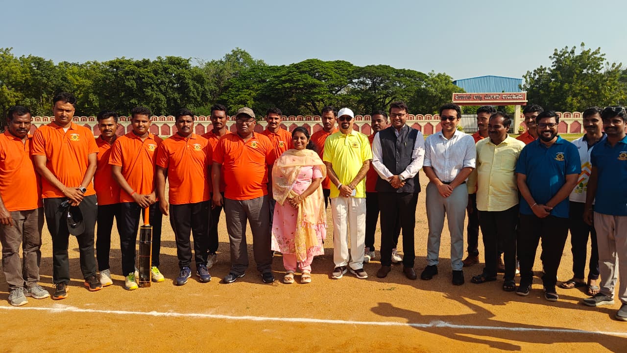 ಬೆಳ್ಳಿ ಮಹೋತ್ಸವ: ಪತ್ರಕರ್ತರು–ಅಧಿಕಾರಿಗಳ ಸೌಹಾರ್ದ ಕ್ರಿಕೆಟ್‌ಗೆ ಚಾಲನೆ
