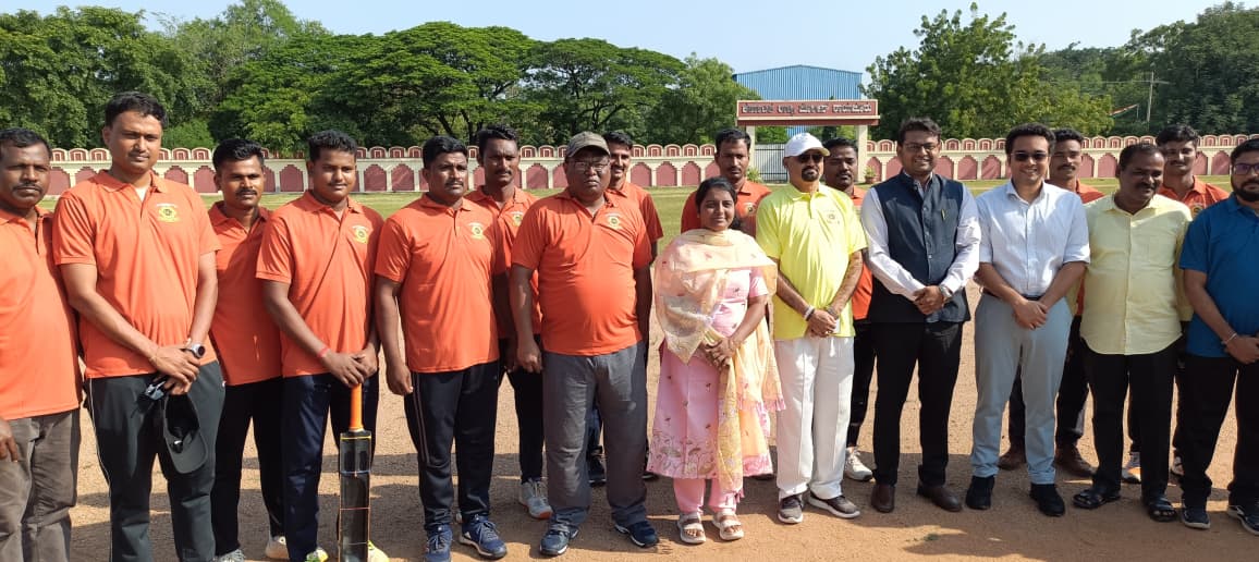 ಬೆಳ್ಳಿ ಮಹೋತ್ಸವ: ಪತ್ರಕರ್ತರು–ಅಧಿಕಾರಿಗಳ ಸೌಹಾರ್ದ ಕ್ರಿಕೆಟ್‌ಗೆ ಚಾಲನೆ