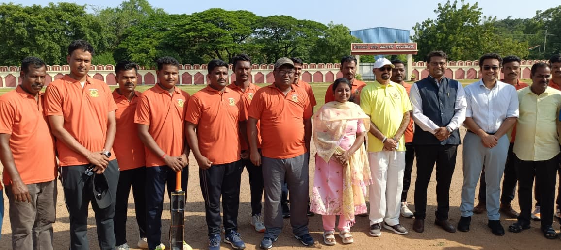 ಬೆಳ್ಳಿ ಮಹೋತ್ಸವ: ಪತ್ರಕರ್ತರು–ಅಧಿಕಾರಿಗಳ ಸೌಹಾರ್ದ ಕ್ರಿಕೆಟ್‌ಗೆ ಚಾಲನೆ