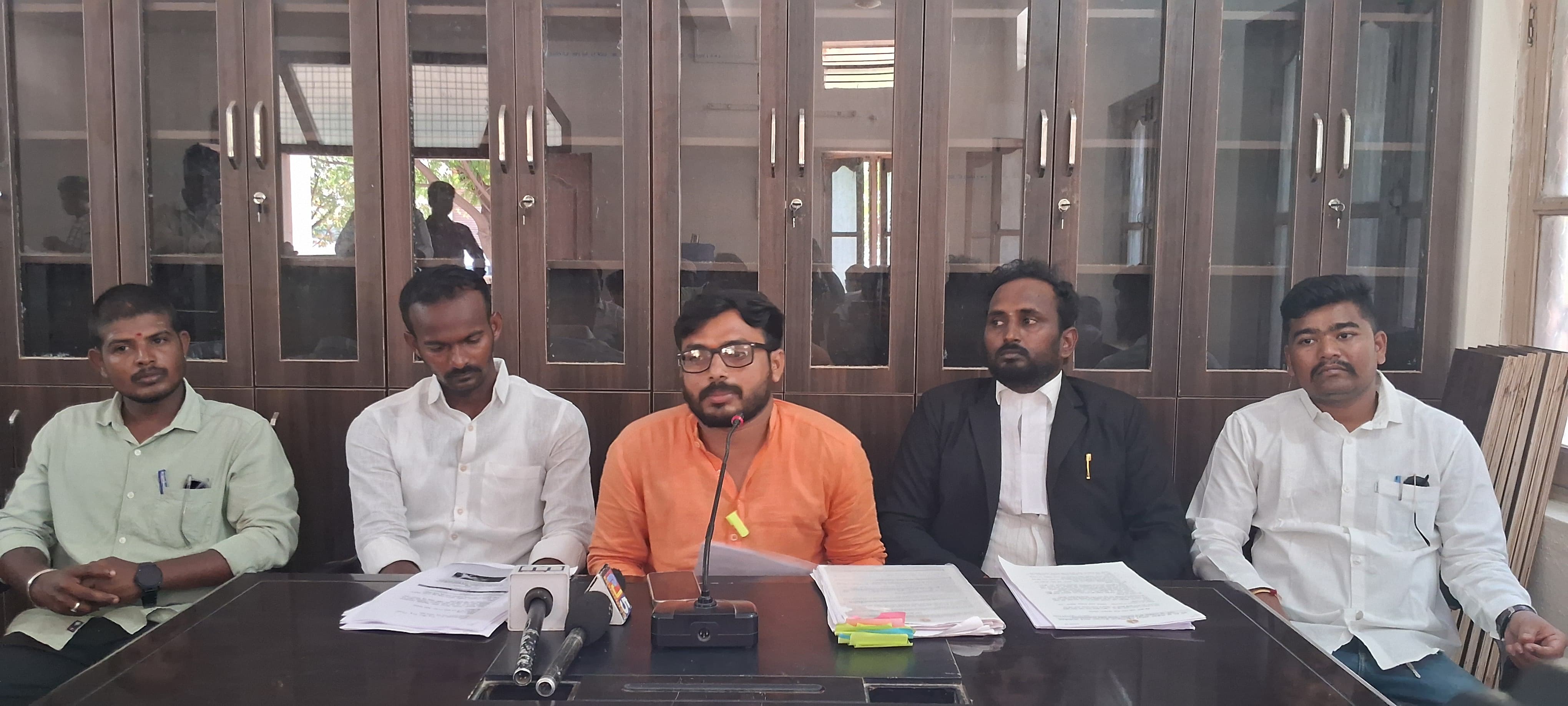 ವಾಲ್ಮೀಕಿ ವಿವಿ ಆಡಳಿತದ ಆರೋಪಗಳಿಗೆ ದಾಖಲೆ ಸಹಿತ ಸ್ಪಷ್ಟನೆ ನೀಡಲು ಆಗ್ರಹ