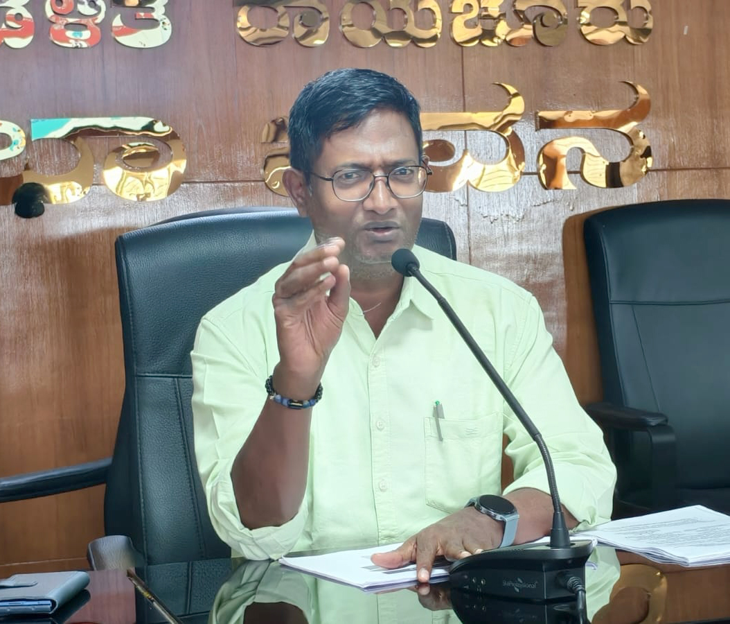 ಚುನಾವಣೆಗೆ ನಿಯೋಜಿತ ತಂಡಗಳು ಜವಾಬ್ದಾರಿಯಿಂದ ರ‍್ತವ್ಯ ನರ‍್ವಹಿಸಿ: ಅಪರ ಜಿಲ್ಲಾಧಿಕಾರಿ ಶಿವಾನಂದ