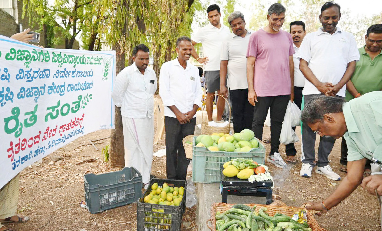 ಕೃಷಿ ತಂತ್ರಜ್ಞಾನ ರೈತರ ಹೊಲಕ್ಕೆ: ರಾಯಚೂರು ಕೃಷಿ ವಿವಿಯಿಂದ ವಿನೂತನ ಕಾರ್ಯಕ್ರಮಗಳು