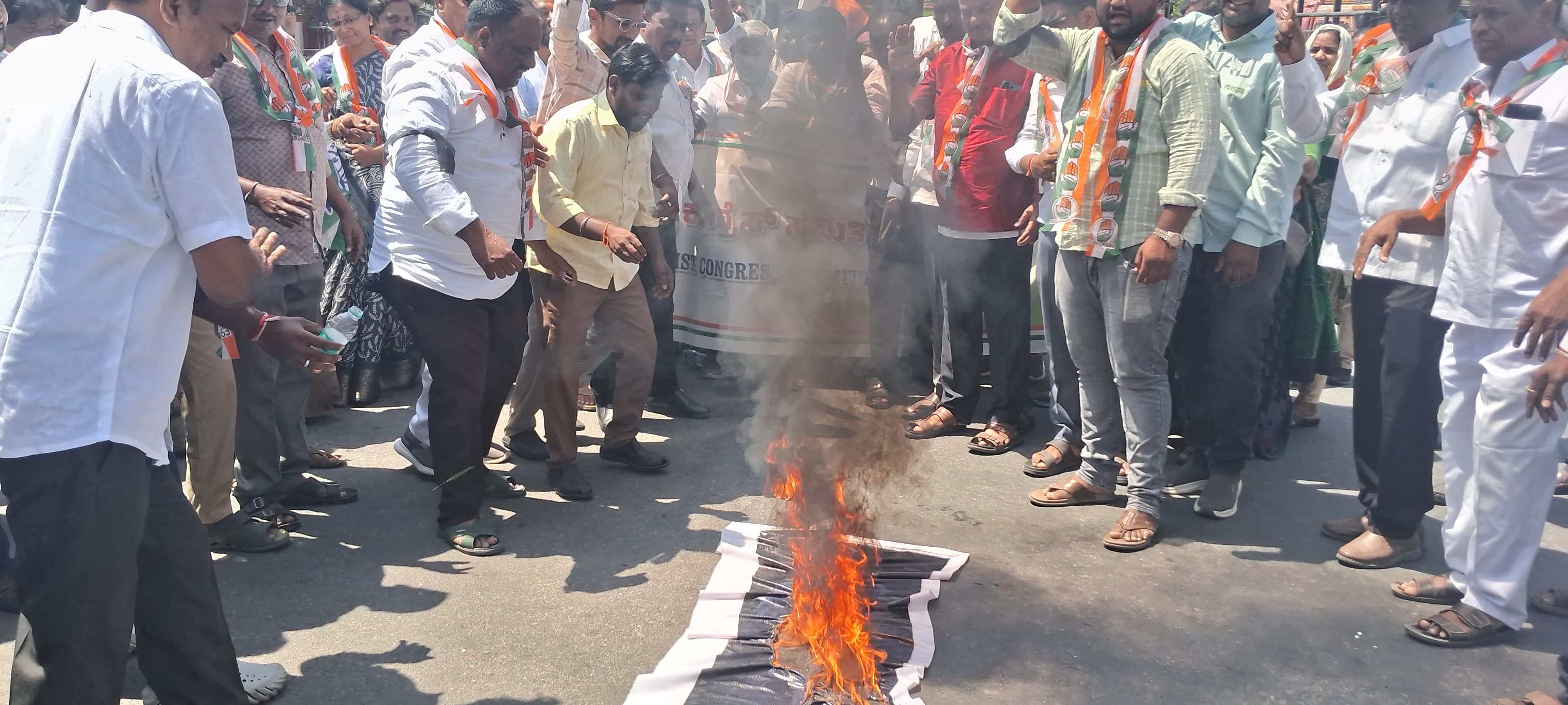 ಮುಖ್ಯ ಚುನಾವಣಾ ಆಯುಕ್ತ ಜ್ಞಾನೇಶ್ ಕುಮಾರ್ ರಾಜೀನಾಮೆಗೆ ಆಗ್ರಹಿಸಿ ಕಾಂಗ್ರೆಸ್ ಪ್ರತಿಭಟನೆ