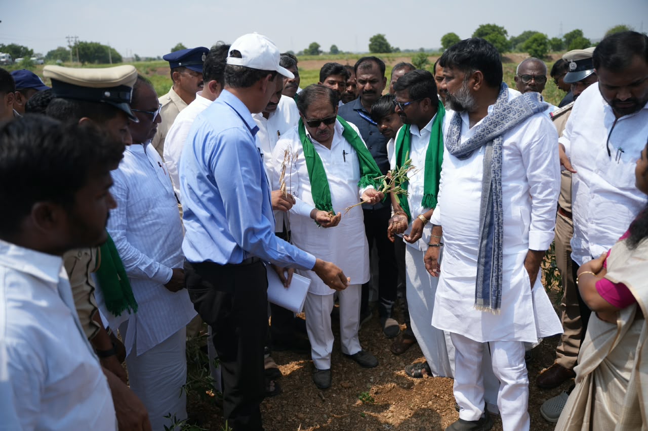 ಬರದಿಂದ ನಲುಗಿದ ರೈತರ ನೆರವಿಗೆ ಸರ್ಕಾರ ಬದ್ಧ: ಡಾ. ಜಿ. ಪರಮೇಶ್ವರ