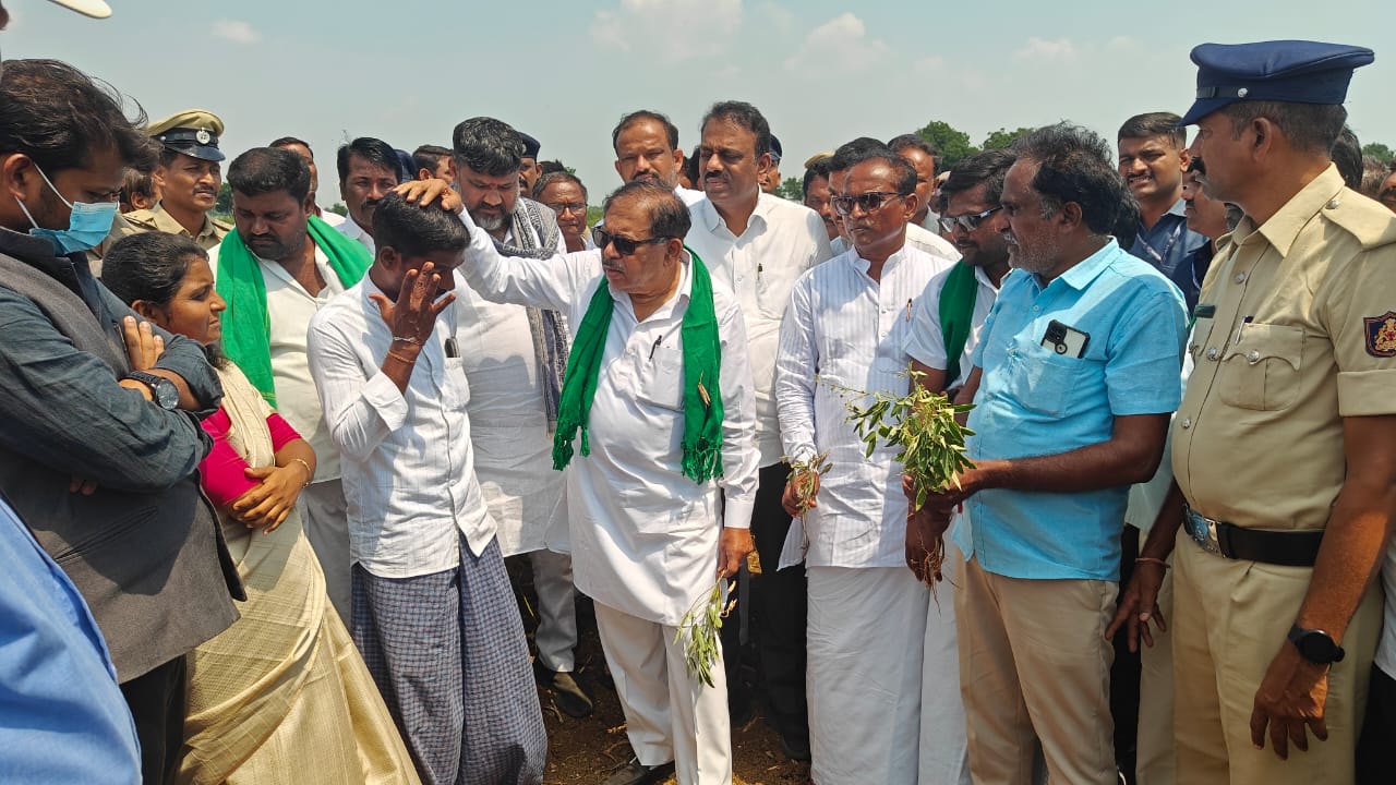 ರೈತರನ್ನು ಸಂಕಷ್ಟಕ್ಕೆ ಸಿಲುಕಲು ಬಿಡುವುದಿಲ್ಲ, ಬೆಳೆ ನಷ್ಟಕ್ಕೆ ಸೂಕ್ತ ಪರಿಹಾರ: ಡಾ. ಜಿ. ಪರಮೇಶ್ವರ್