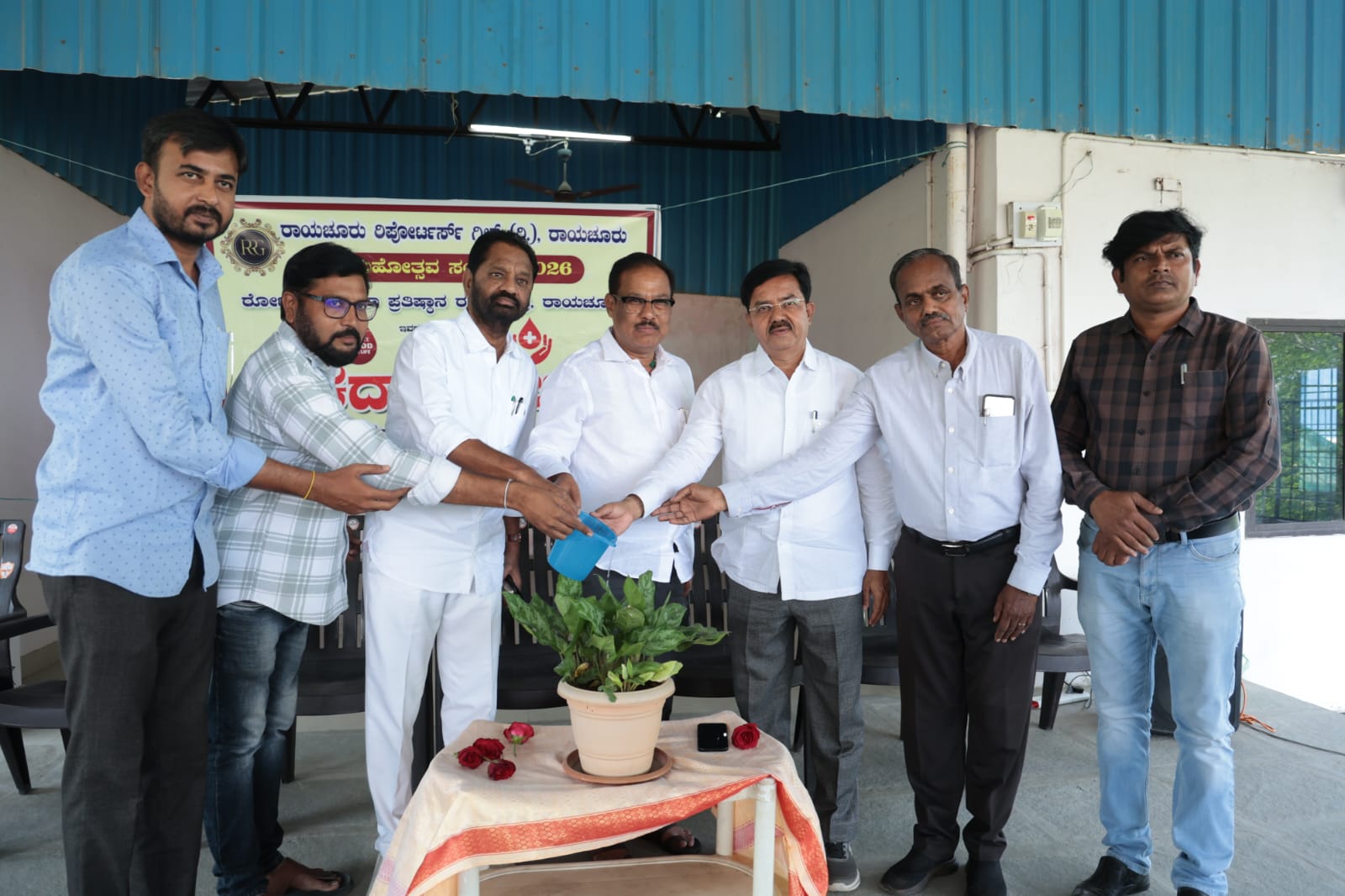 ರಿಪೋರ್ಟರ್ಸ್ ಗಿಲ್ಡ್ ಬೆಳ್ಳಿ ಮಹೋತ್ಸವ ಅಂಗವಾಗಿ ರಕ್ತದಾನ ಶಿಬಿರ: ಸಮಾಜಮುಖಿ ಕಾರ್ಯಕ್ಕೆ ಗಣ್ಯರ ಮೆಚ್ಚುಗೆ