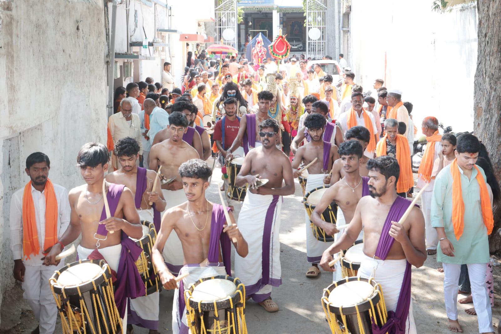 ಗೌಳಿ ಸಮಾಜದಿಂದ 44ನೇ ವರ್ಷದ ಅಂಬಾಭವಾನಿ ನವರಾತ್ರಿ ಉತ್ಸವಕ್ಕೆ ಅದ್ಧೂರಿ ಚಾಲನೆ