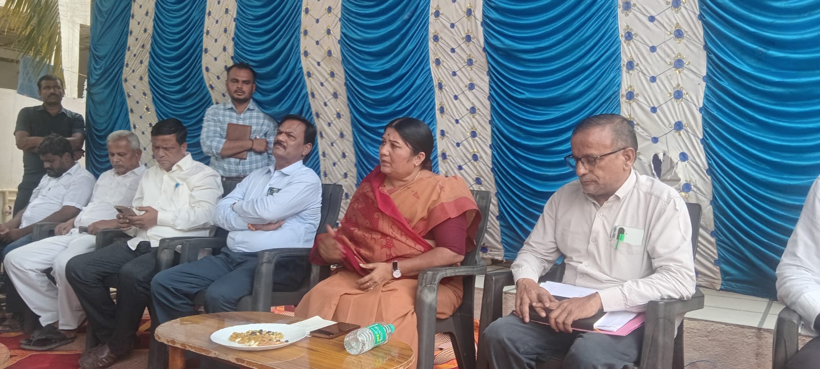 ಅವೈಜ್ಞಾನಿಕ ವಾರಬಂದಿ ಪದ್ಧತಿ ರದ್ದುಪಡಿಸಿ ಬೆಳೆಗಳಿಗೆ ನೀರು ಹರಿಸಲು ಶಾಸಕಿ ಕರೆಮ್ಮ ಆಗ್ರಹ