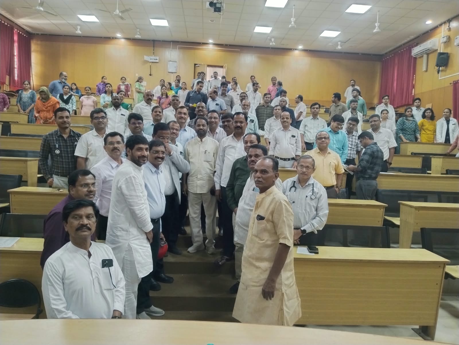 ಈಶಾನ್ಯ ಶಿಕ್ಷಕರ ಕ್ಷೇತ್ರದ ಕಾಂಗ್ರೆಸ್ ಅಭ್ಯರ್ಥಿ ಶರಣಪ್ಪ ಮಟ್ಟೂರು ಪರ ಎ. ವಸಂತಕುಮಾರ ಮತಯಾಚನೆ
