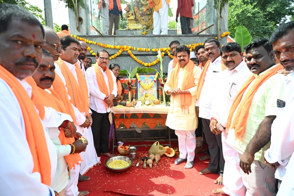 ಆಯುಧ ಪೂಜೆ ಮೂಲಕ ಶ್ರಮದ ಮಹತ್ವ ಸಾರಿದ ಬೋವಿ ಸಮಾಜ: ಶಾಸಕ ಬಸನಗೌಡ ದದ್ದಲ್