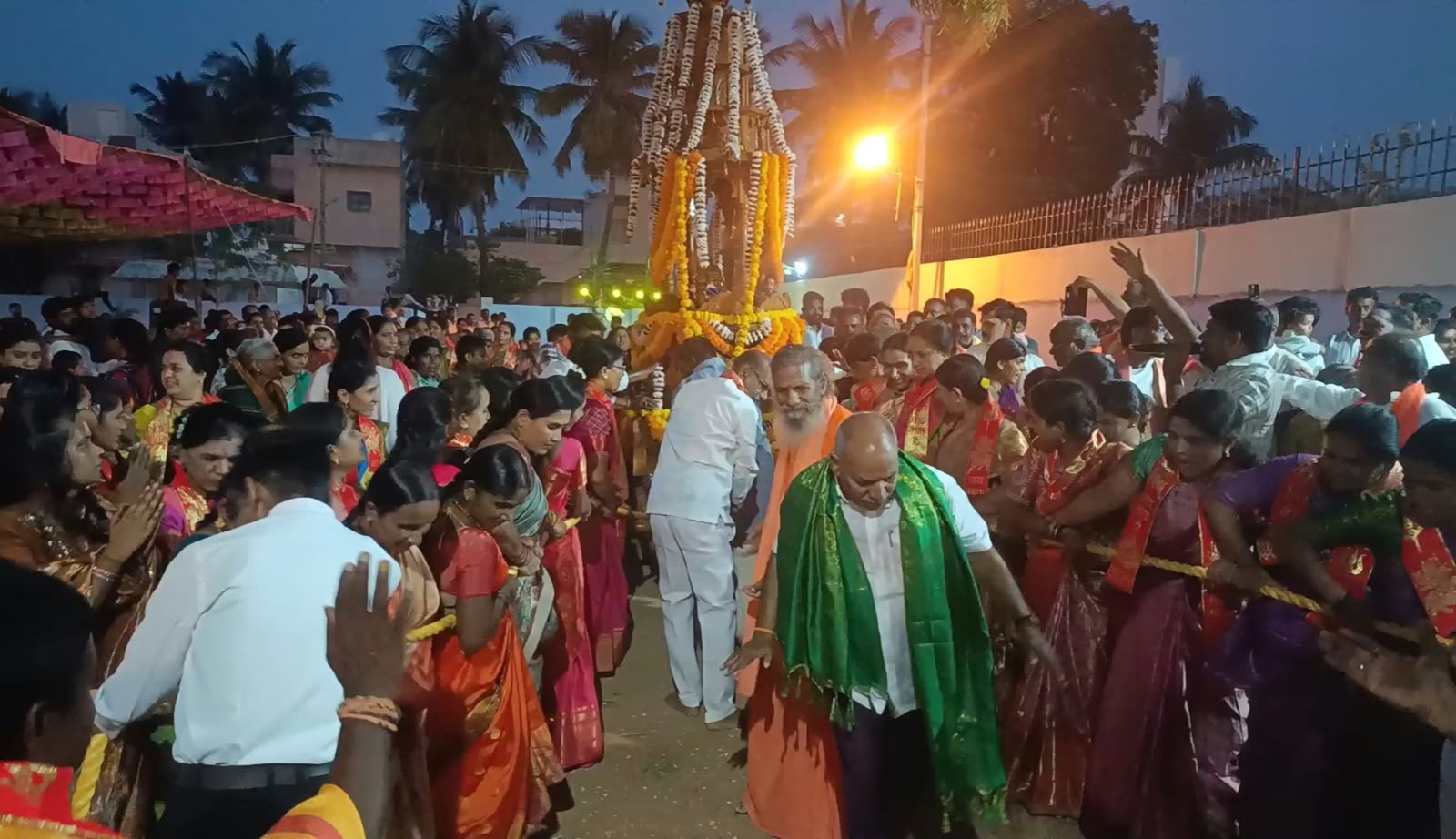 ಜಮಲಮ್ಮ ದೇವಿಯ ನೂತನ ರಥೋತ್ಸವಕ್ಕೆ ಶಾಸಕ ಡಾ. ಶಿವರಾಜ ಪಾಟೀಲ್ ಚಾಲನೆ