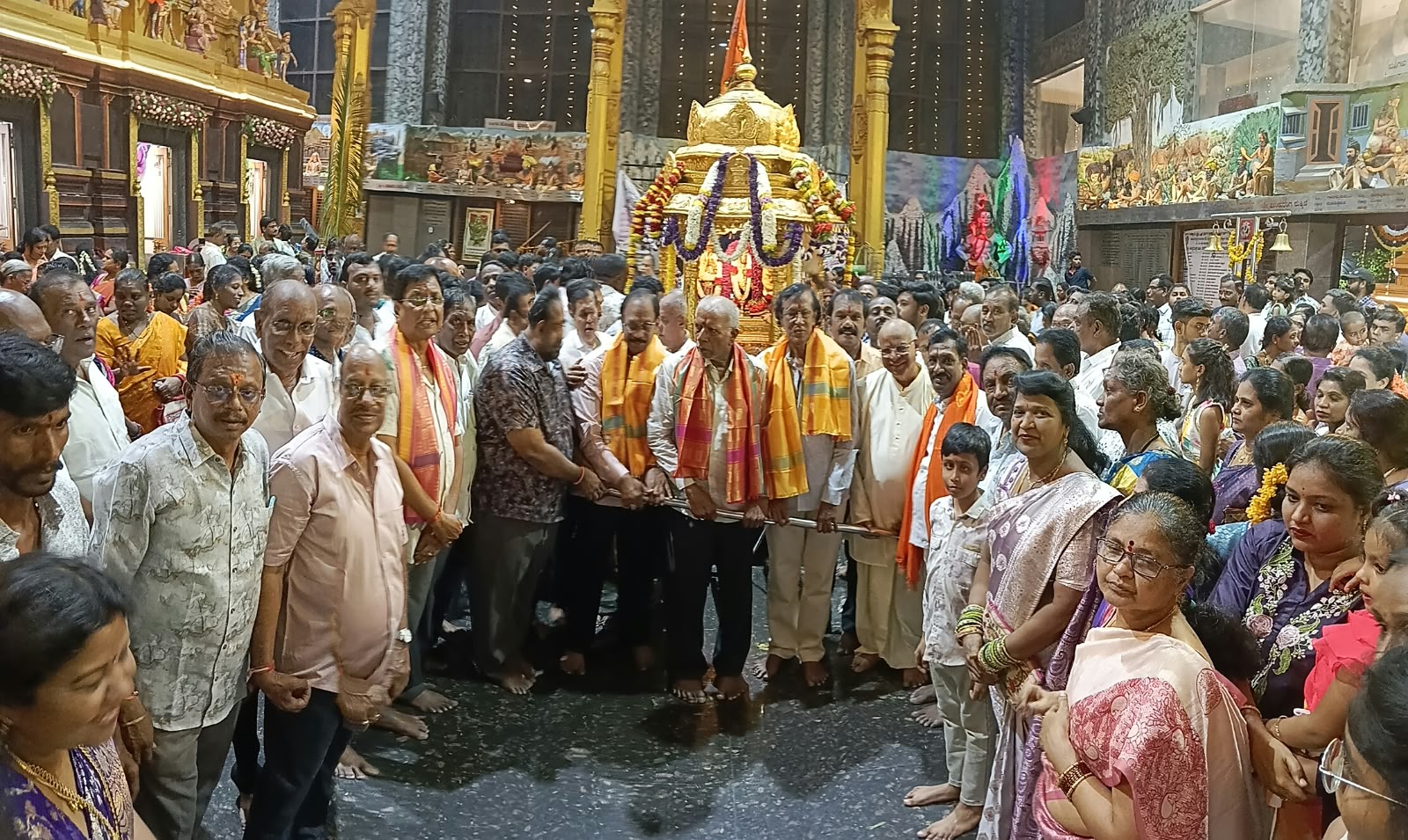 ಶ್ರೀ ನಗರೇಶ್ವರ ದೇವಸ್ಥಾನದಲ್ಲಿ ವಿಜಯದಶಮಿ ಸಂಭ್ರಮ: ವೈಭವದಿಂದ ಜರುಗಿದ ಸ್ವರ್ಣರಥೋತ್ಸವ