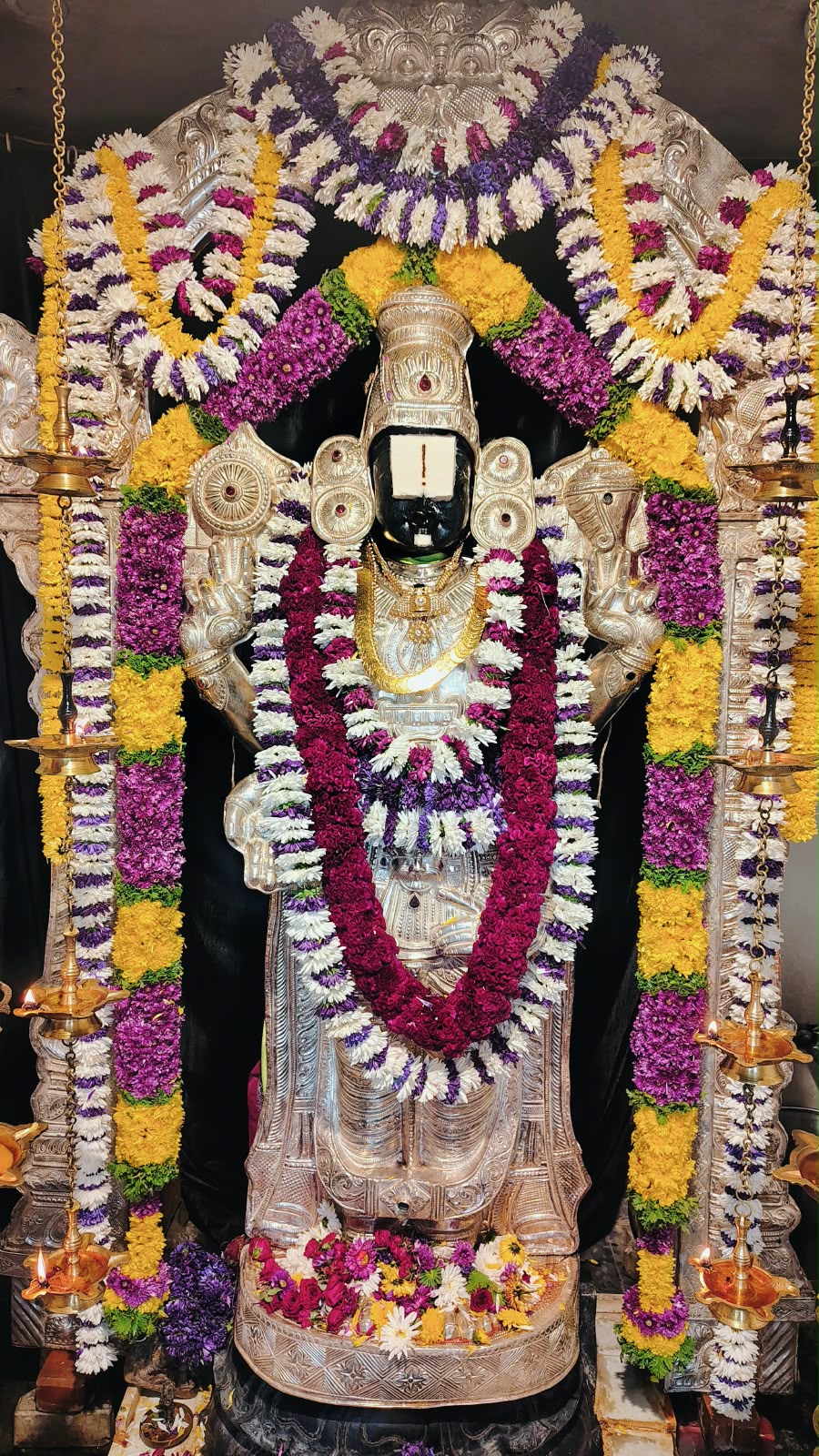 ಶ್ರೀ ನಗರೇಶ್ವರ ದೇವಸ್ಥಾನದಲ್ಲಿ ವಿಜಯದಶಮಿ ಸಂಭ್ರಮ: ವೈಭವದಿಂದ ಜರುಗಿದ ಸ್ವರ್ಣರಥೋತ್ಸವ