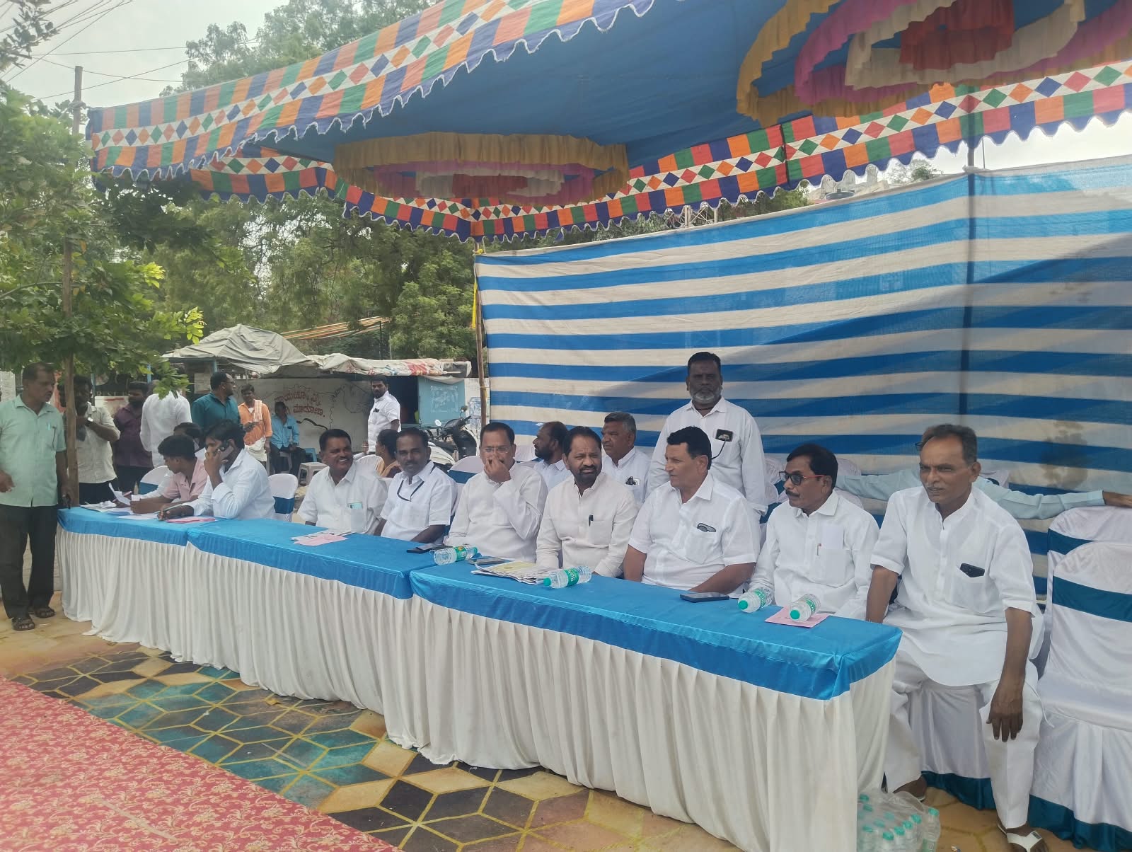 ಮತಗಟ್ಟೆಗಳಿಗೆ ಎ. ವಸಂತಕುಮಾರ ಭೇಟಿ, ಕಾರ್ಯಕರ್ತರೊಂದಿಗೆ ಸಮಾಲೋಚನೆ