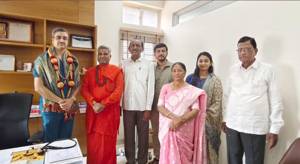 ವಿ ಜಿ ಕೆ ಹೃದ್ರೋಗ ಆಸ್ಪತ್ರೆಗೆ ವಾಲ್ಮೀಕಿ ಗುರುಪೀಠದ ಶ್ರೀ ಪ್ರಸನ್ನಾನಂದಪುರಿ ಸ್ವಾಮೀಜಿ ಭೇಟಿ