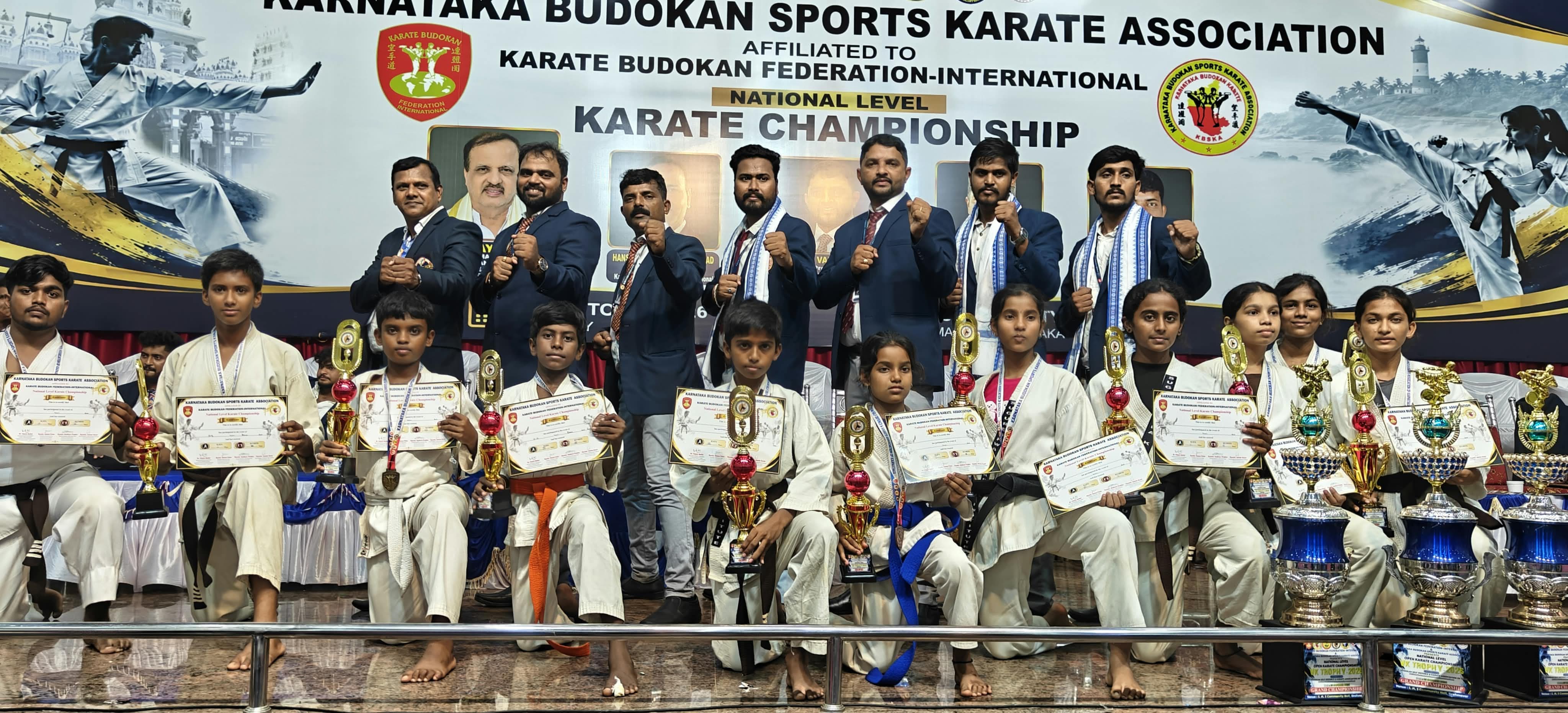 ರಾಷ್ಟ್ರಮಟ್ಟದ ಕರಾಟೆ ಸ್ಪರ್ಧೆಯಲ್ಲಿ ದೇವಸುಗೂರಿನ ಸೂಗೂರೇಶ್ವರ ಕರಾಟೆ ಸಂಸ್ಥೆ ವಿದ್ಯಾರ್ಥಿಗಳ ಸಾಧನೆ